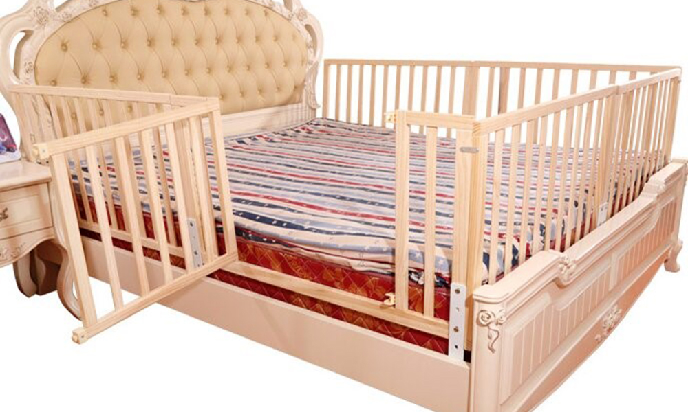 Thanh chắn giường giúp bé không bị té ngã khi ngủ