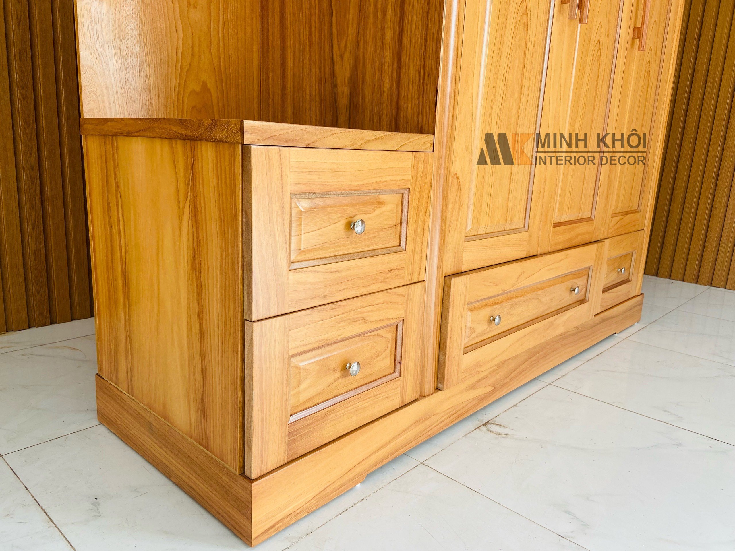 Tủ Áo Gõ Đỏ 3 Cánh Có Kệ Trang Trí - TA277