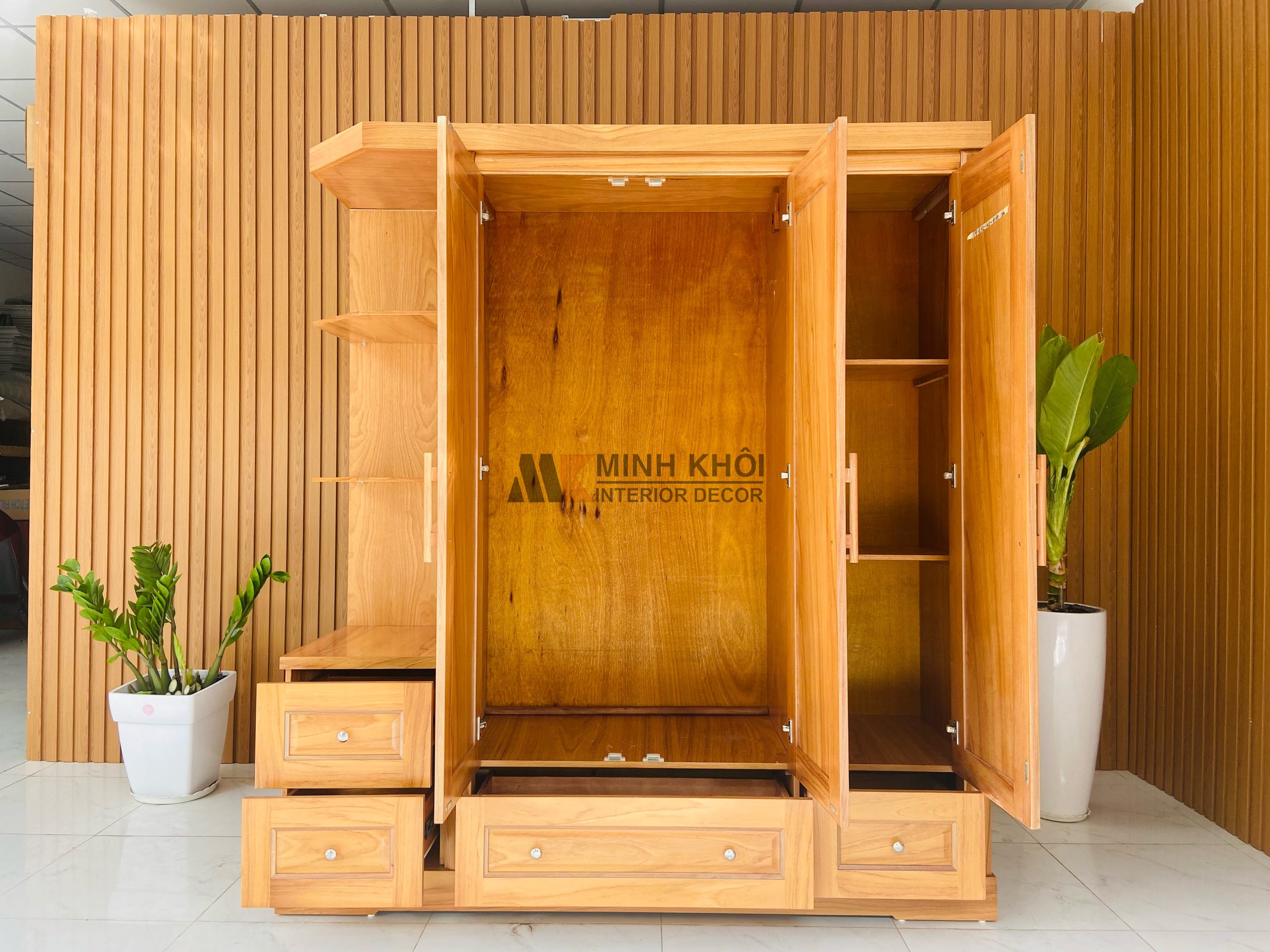 Tủ Áo Gõ Đỏ 3 Cánh Có Kệ Trang Trí - TA277