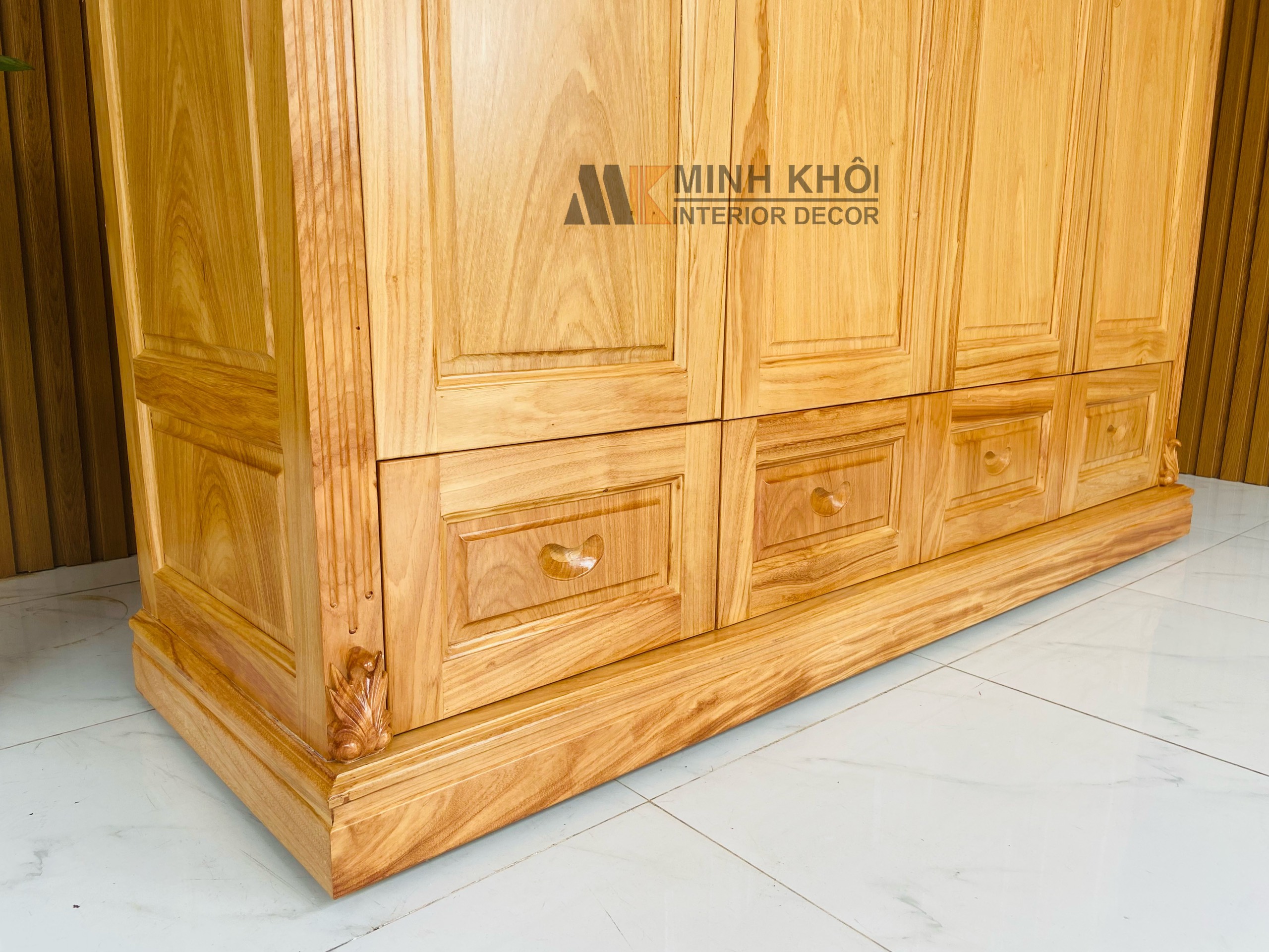 Tủ Áo Gõ Đỏ Chạm Hoa - TA856