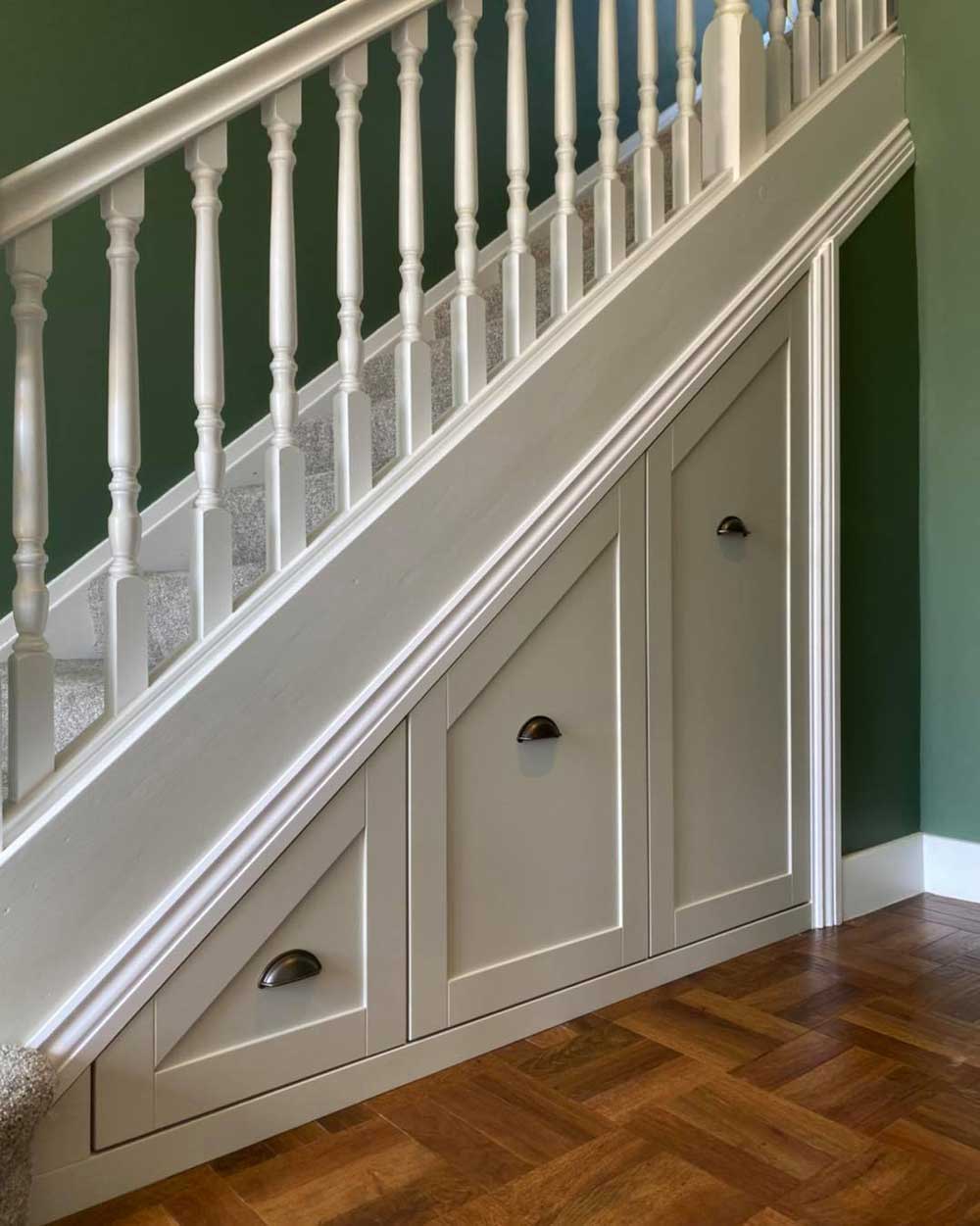 Mẫu Tủ Giày Gầm Cầu Thang Hiện Đại Tận Dụng Tối Đa Không Gian