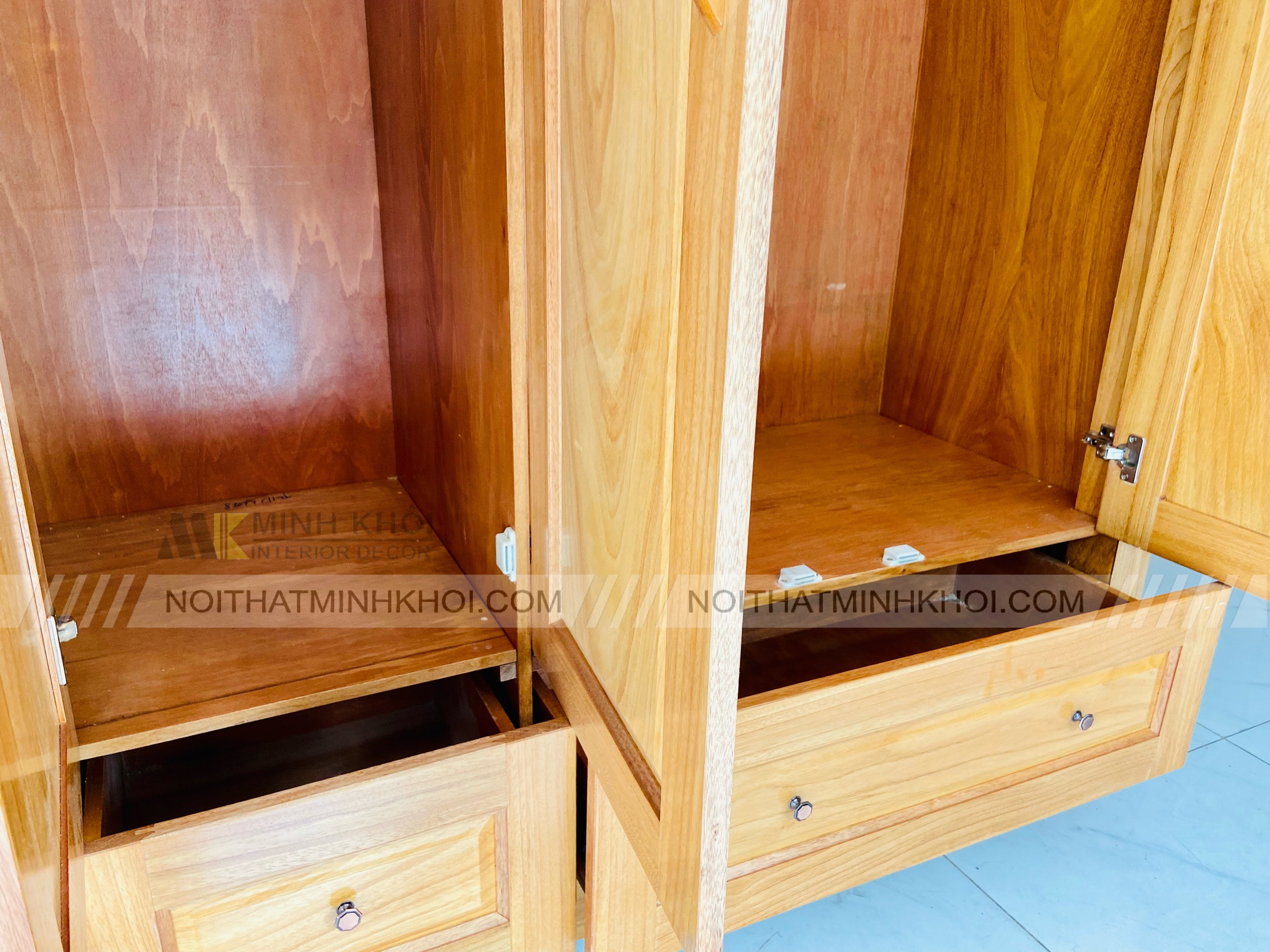 Tủ Quần Áo Gỗ Gõ Đỏ 3 Cánh Góc Trang Trí Xoay - TA212