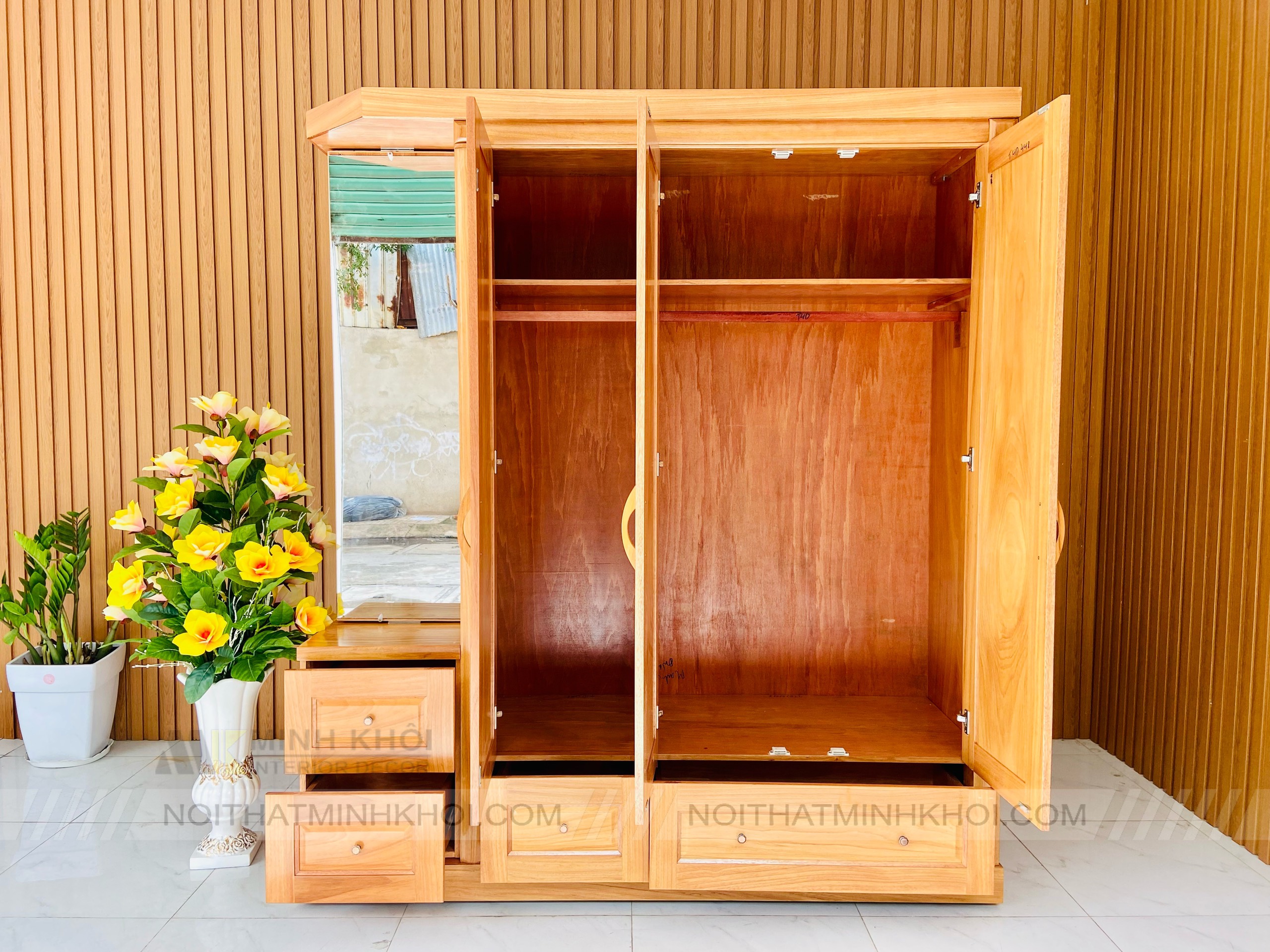 Tủ Quần Áo Gỗ Gõ Đỏ 3 Cánh Góc Trang Trí Xoay - TA212