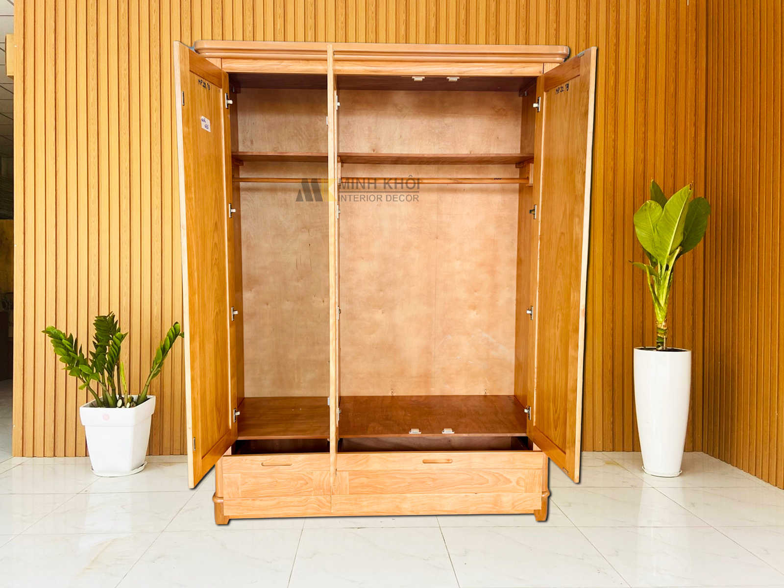 Tủ Quần Áo Gỗ Gõ Đỏ 3 Cánh Hiện Đại Giá Rẻ - TA968