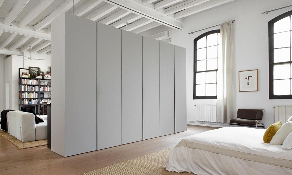 Tủ quần áo gỗ thông minh như vách ngăn phòng