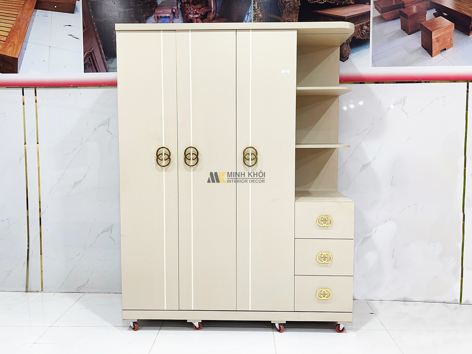 tu-quan-ao-gucci-led-1