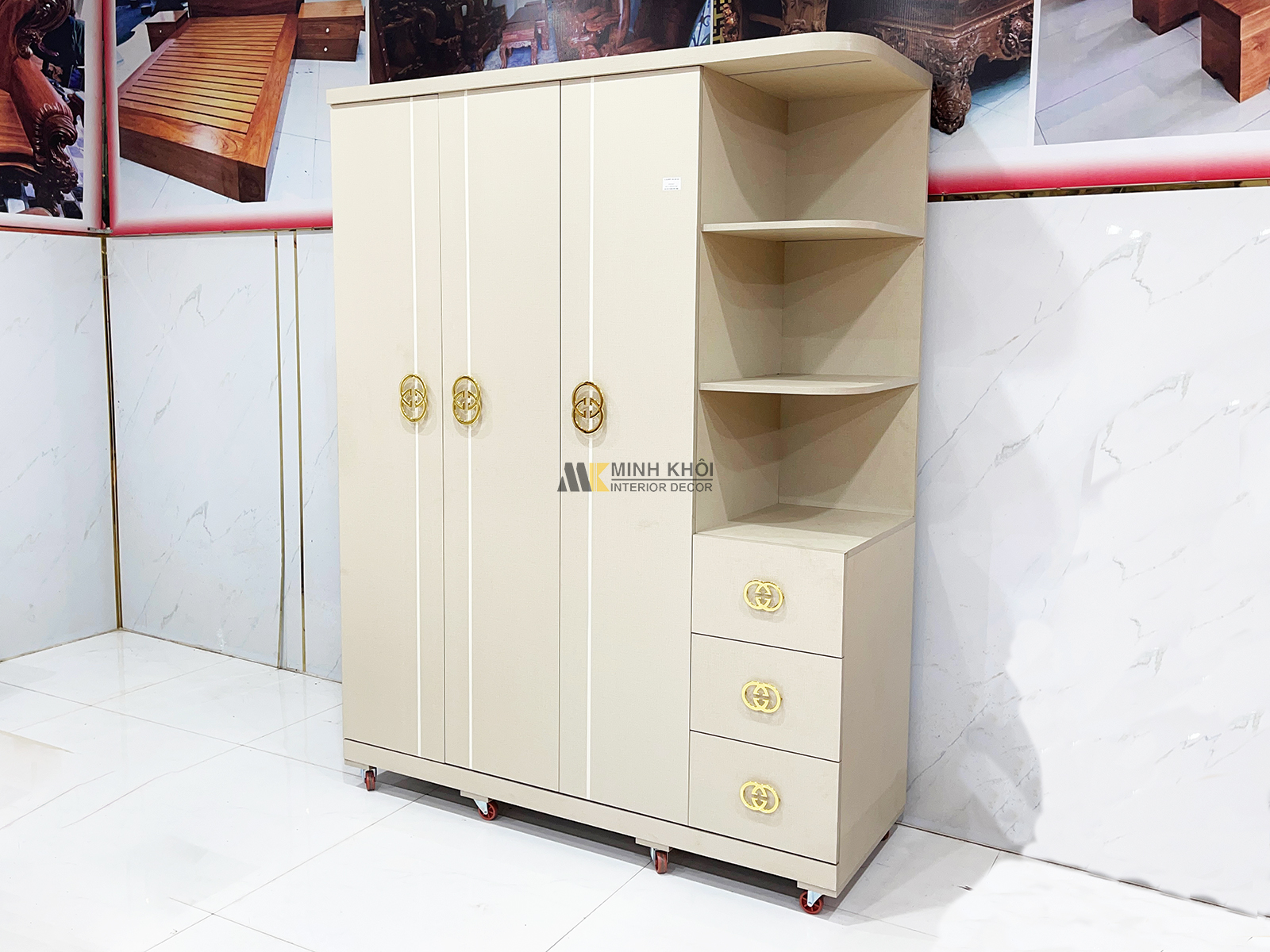 tu-quan-ao-gucci-led-4