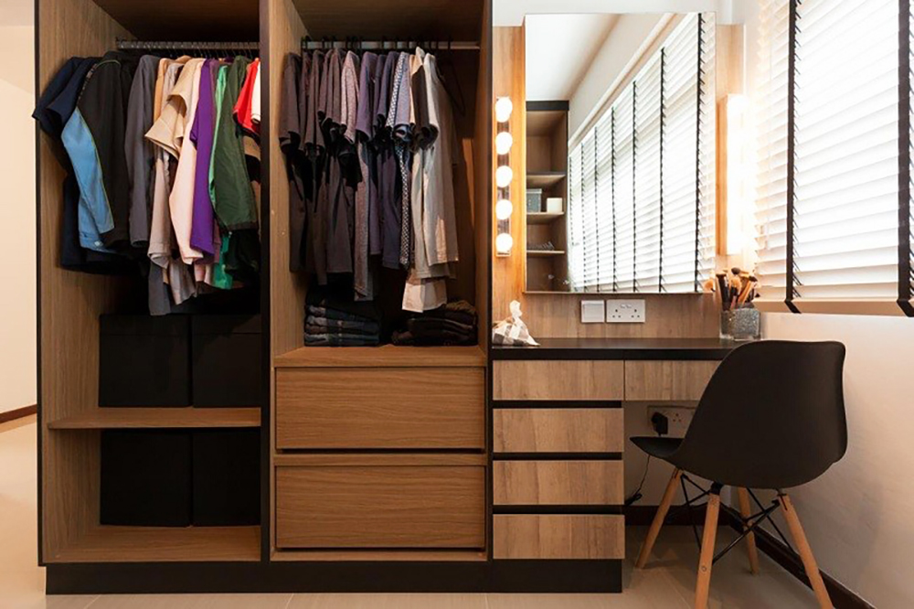 Tủ quần áo kết hợp bàn trang điểm chất liệu gỗ bền đẹp