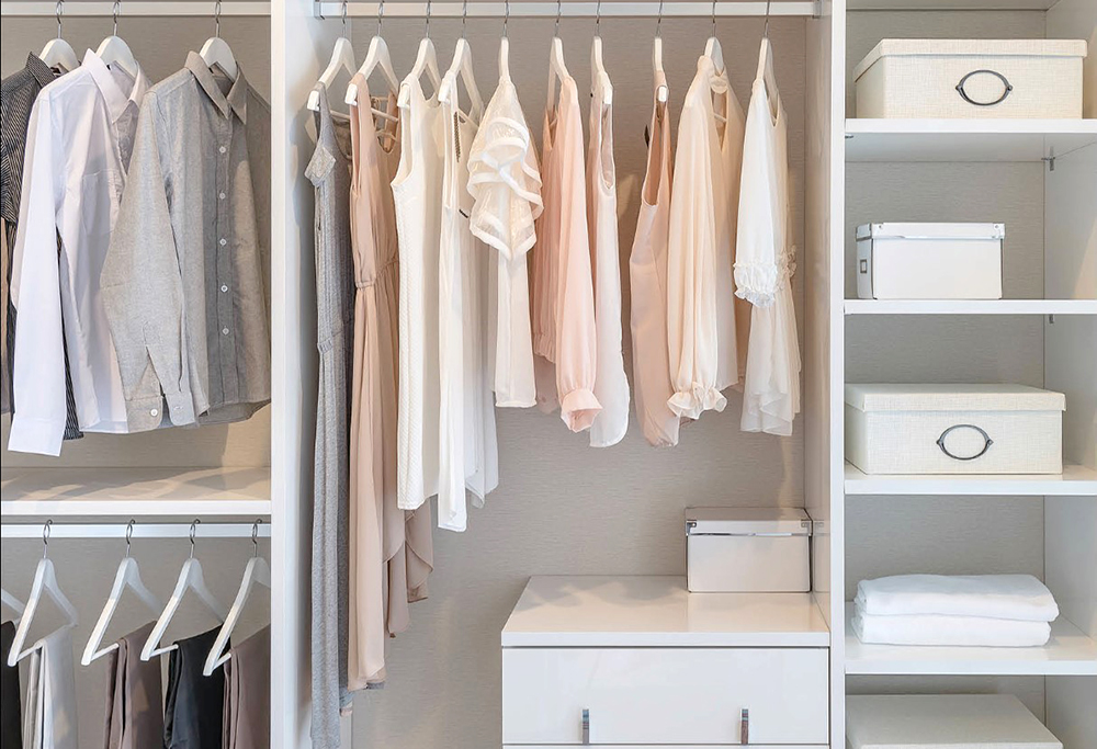 Tủ quần áo tối giản giúp bạn tiết kiệm không gian