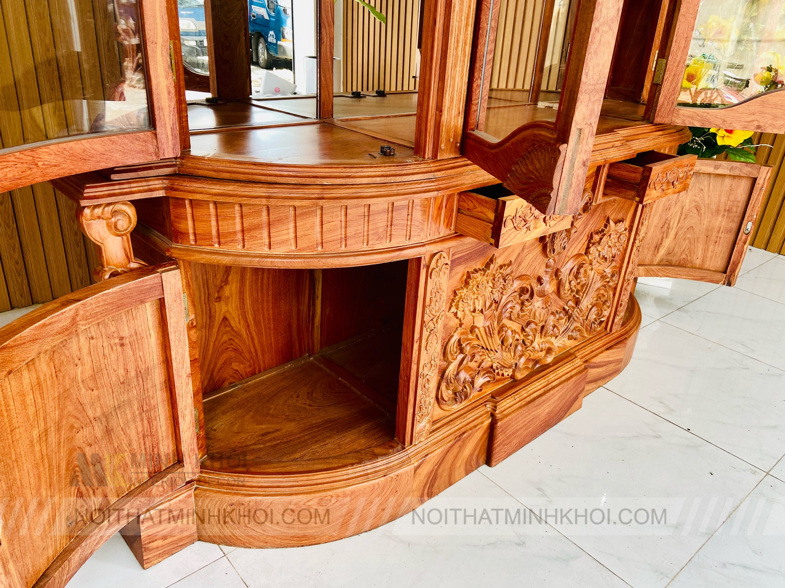 Tủ rượu Hương đá 2m Hoàng Gia - TR2031