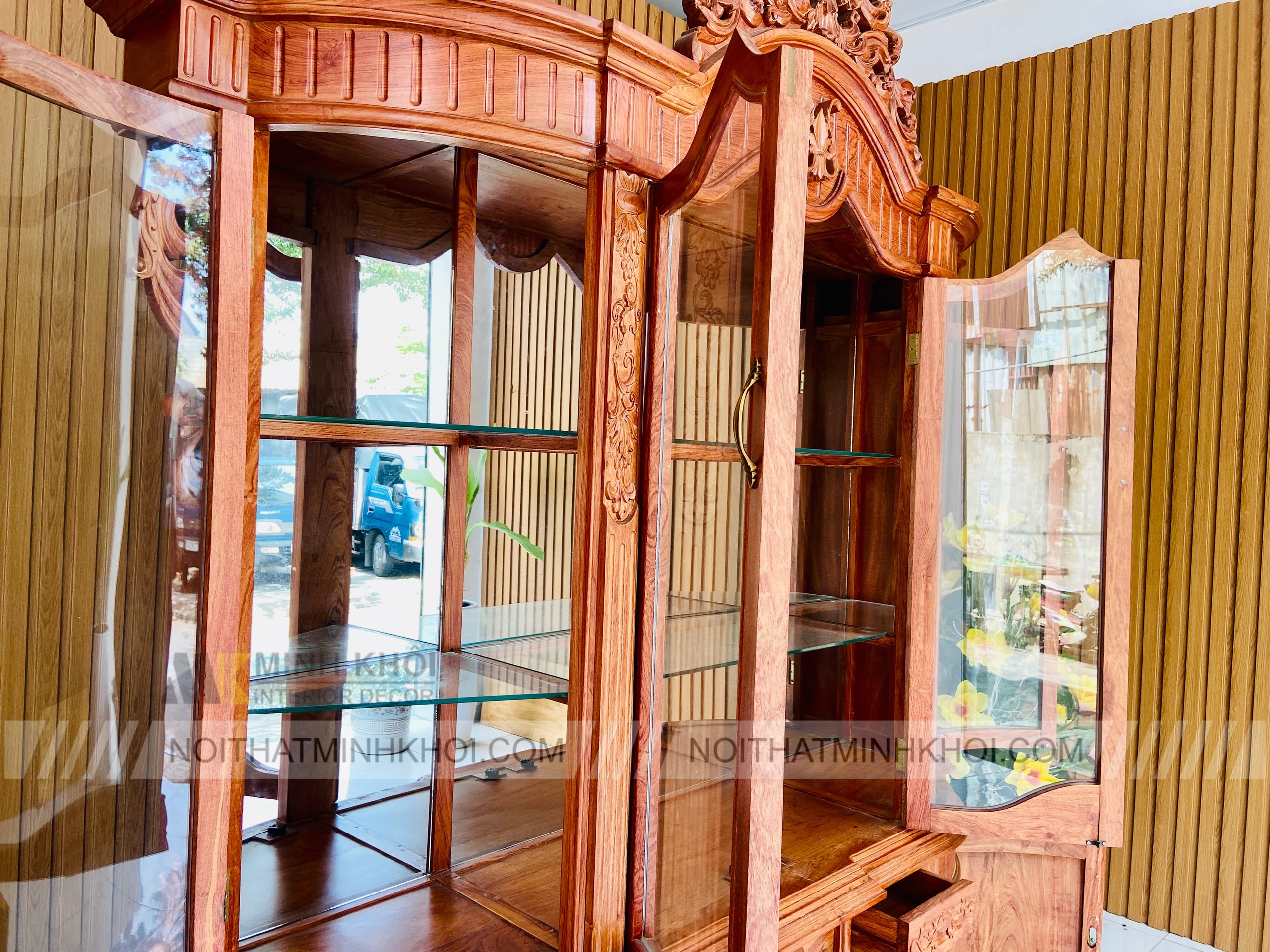 Tủ rượu Hương đá 2m Hoàng Gia - TR2031