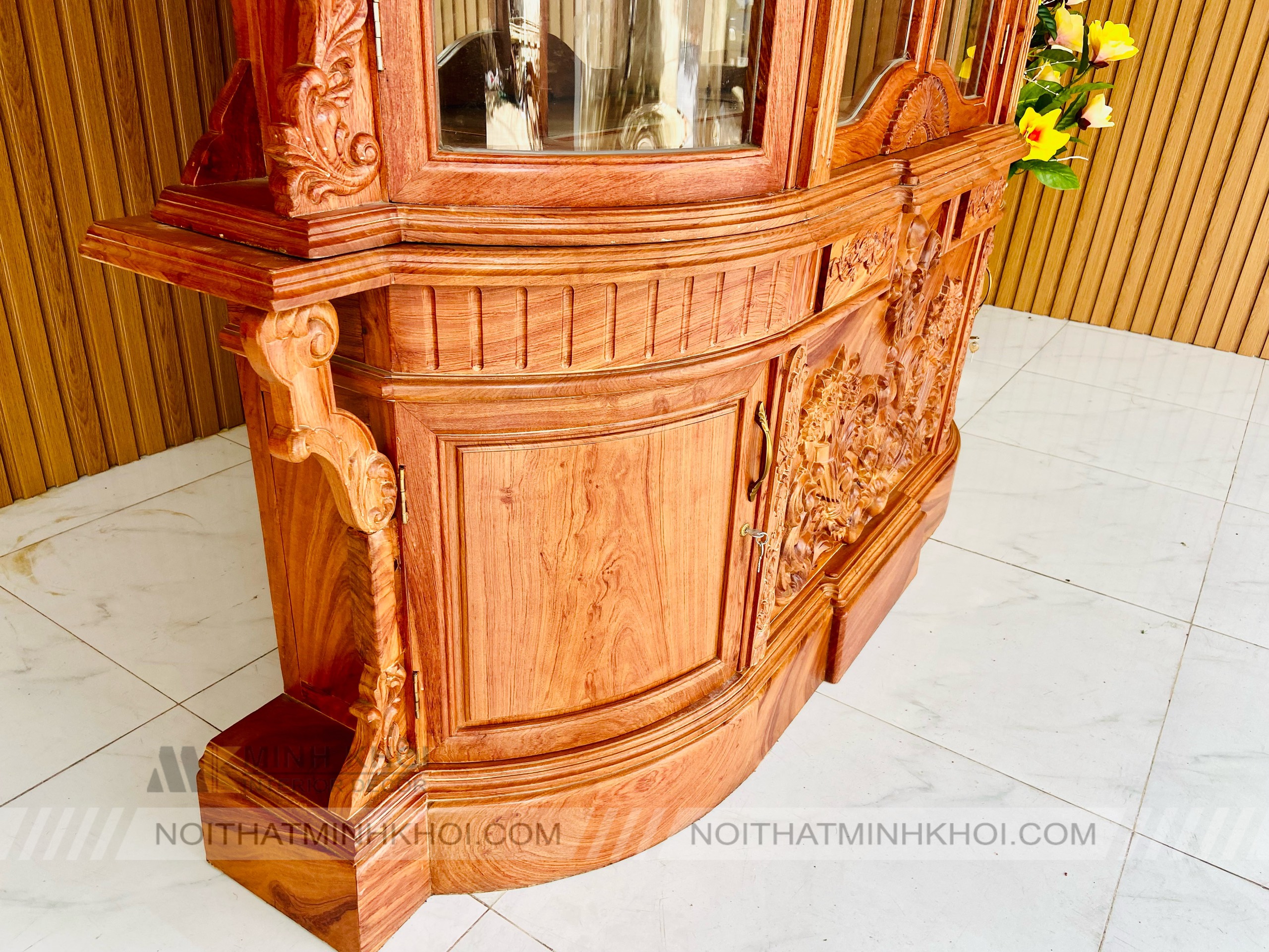 Tủ rượu Hương đá 2m Hoàng Gia - TR2031