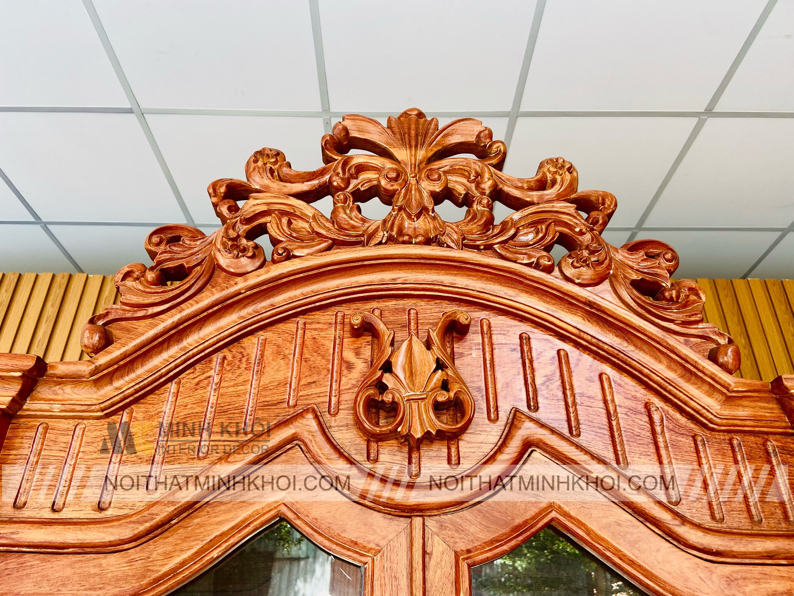 Tủ rượu Hương đá 2m Hoàng Gia - TR2031