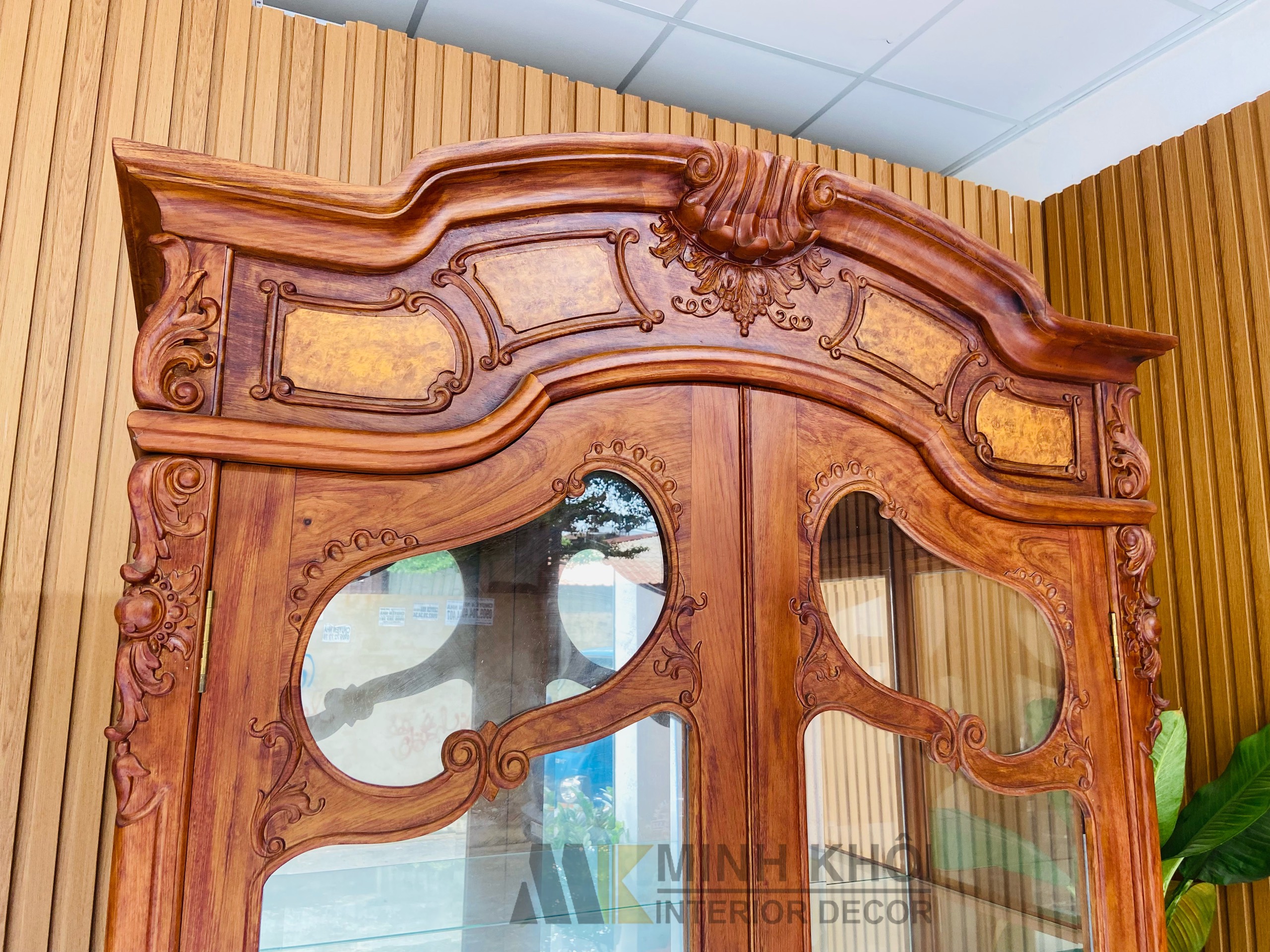 Tủ rượu hương lào 1m15 - TR2028