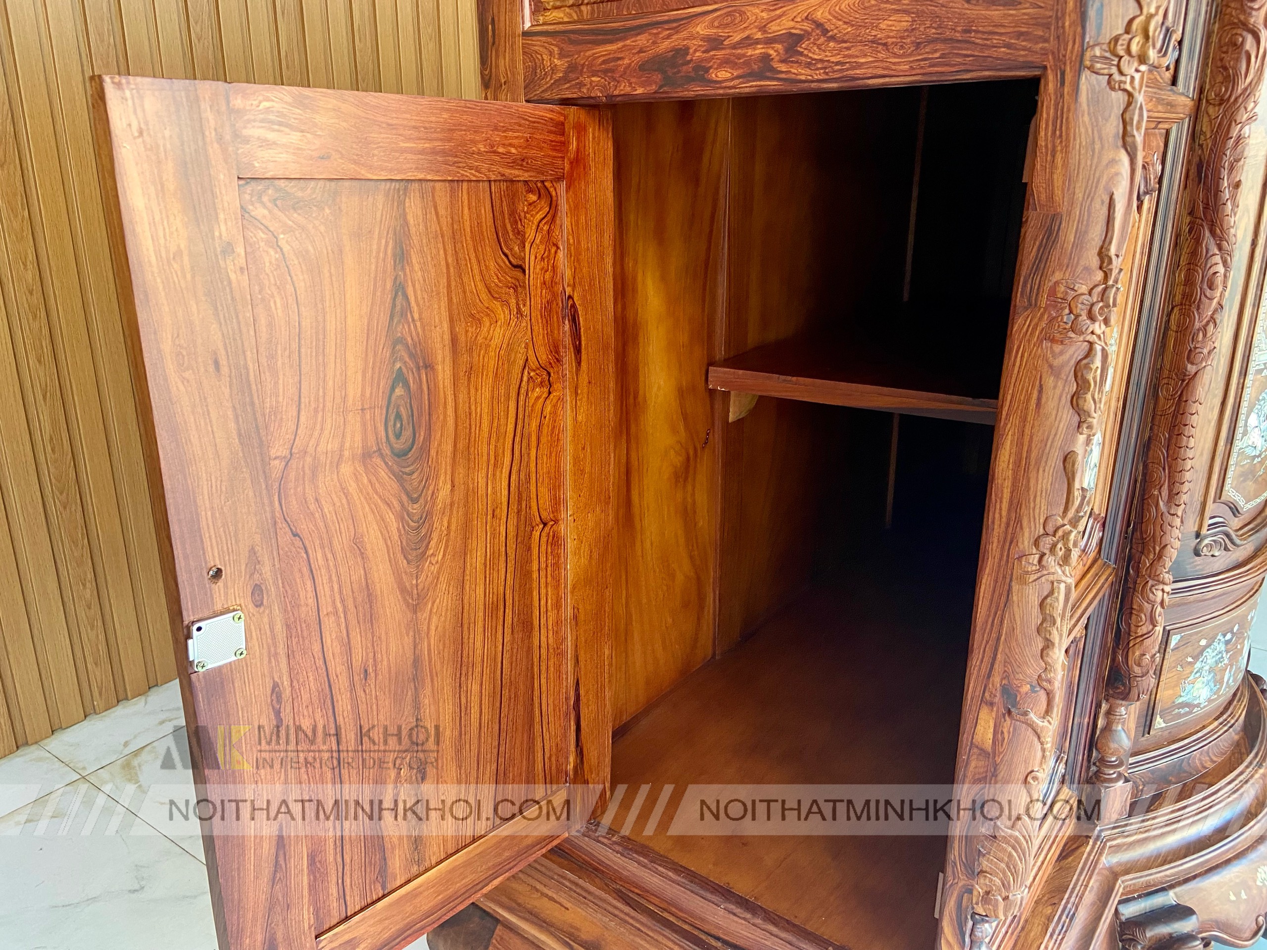 Tủ Thờ Cẩm Lai Mặt Cong Cẩn Cao Cấp 1m75 - TT204