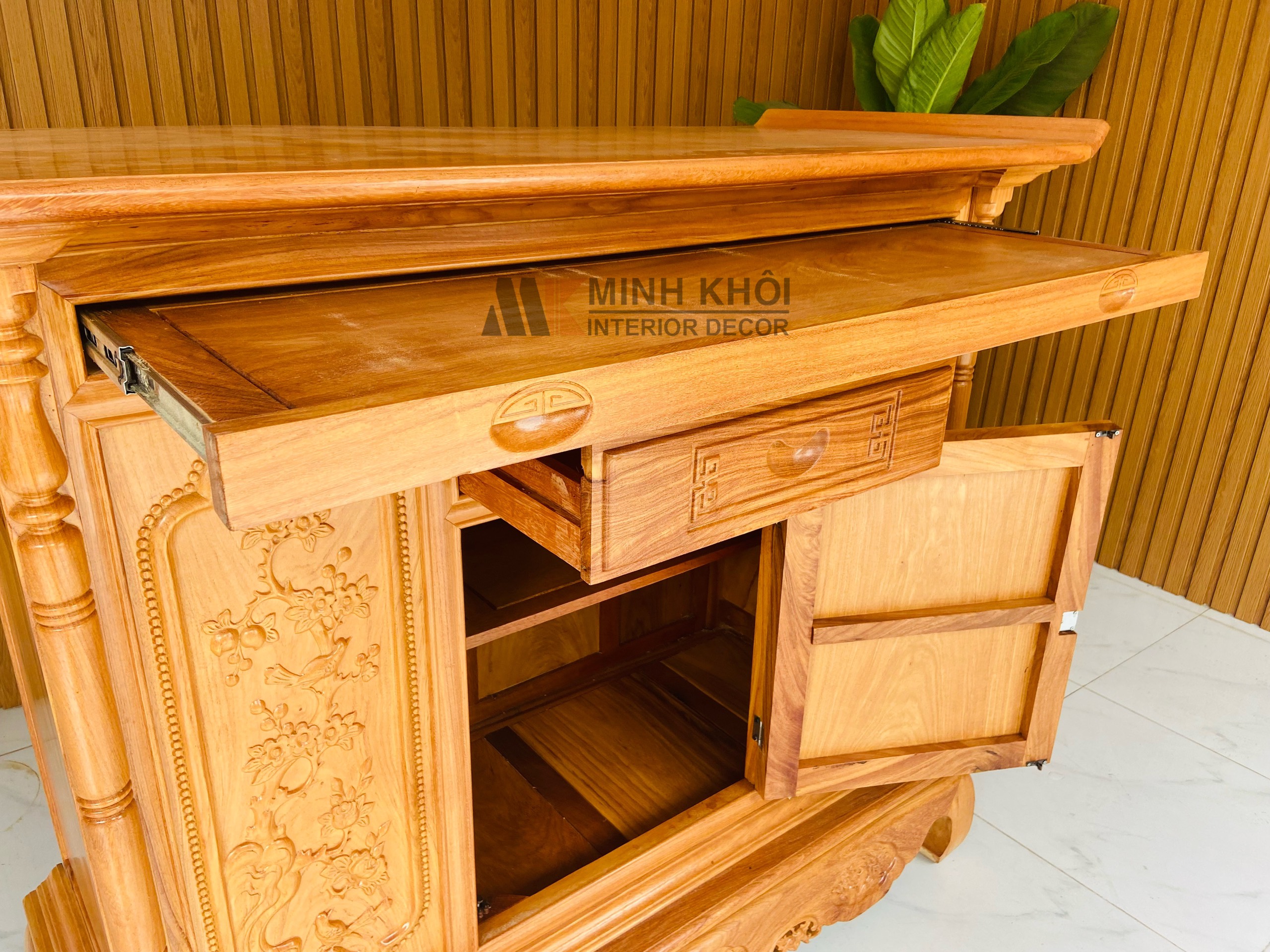 Tủ thờ gõ đỏ 1m53 mặt liền - TT222