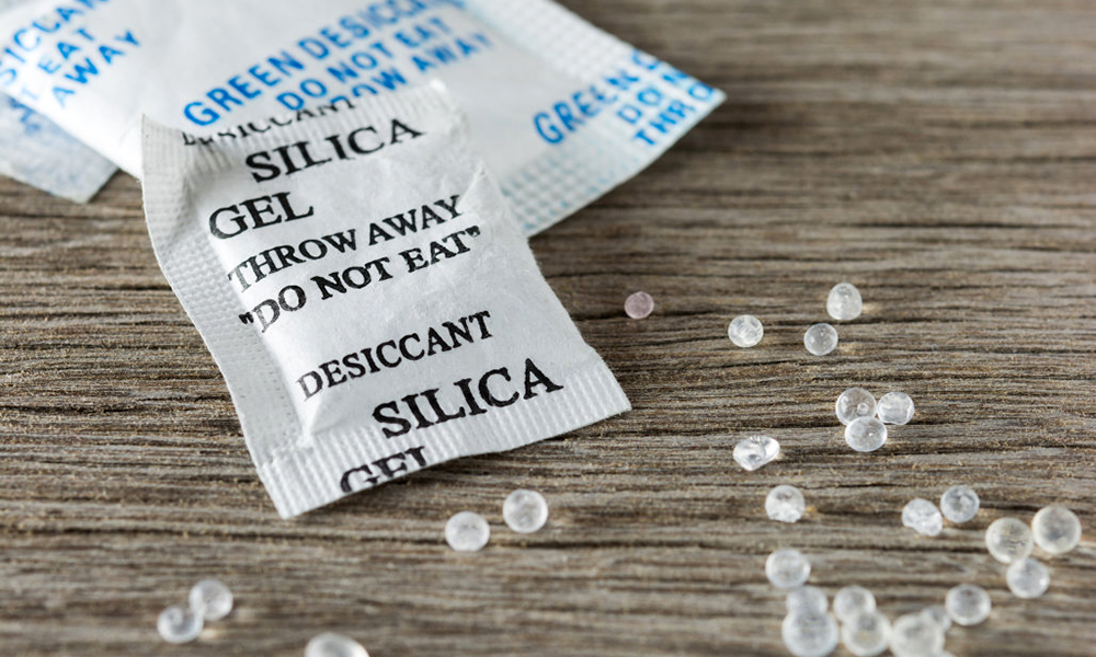 Túi hút ẩm tủ quần áo là gì? Dùng có hiệu quả?