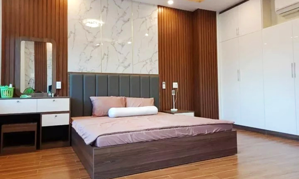 Vách đầu giường hiện đại ốp nhựa giả đá