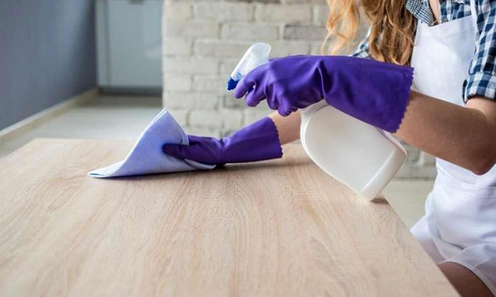 Vệ sinh bàn ăn thông minh thường xuyên