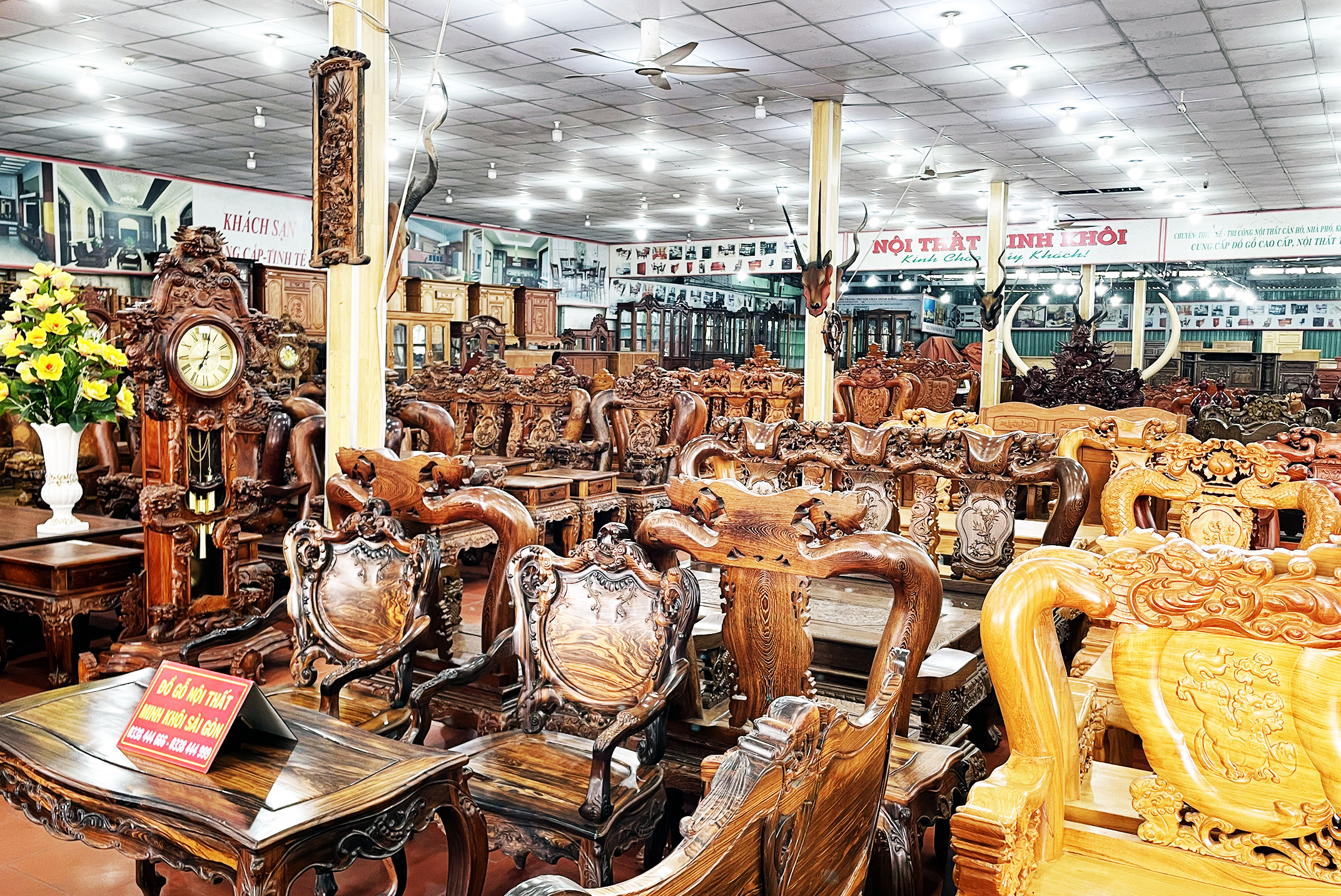 Minh Khôi - showroom sofa gỗ bền đẹp, chất lượng hiện nay?