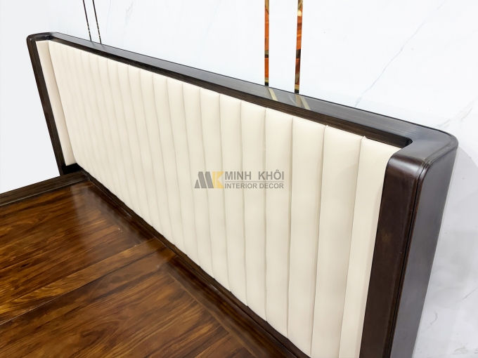 Giường Ngủ Sồi Màu Óc Chó Đầu Cong Chân Thuyền - GN948