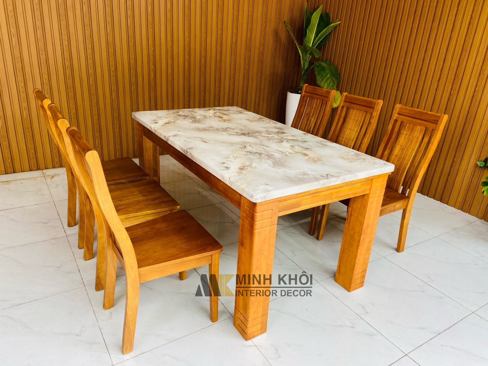 Bộ bàn ăn mặt đá gỗ xoan đào từ BA1004 sẽ mang đến không gian phòng ăn của bạn một sự kết hợp tuyệt vời giữa chất liệu gỗ xoan đào và đá tự nhiên. Với 6 ghế tiện ích và kiểu dáng hài hòa, bộ sản phẩm sẽ khiến cho không gian phòng ăn trở nên sang trọng và đẳng cấp.