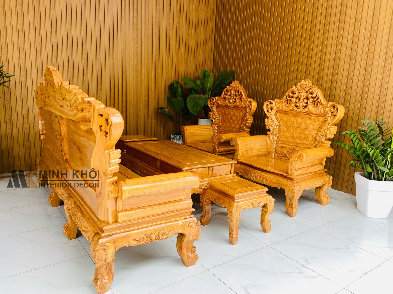 Bàn ghế gỗ phòng khách Hoàng Anh Gia Lai đã trở thành lựa chọn tuyệt vời cho các gia đình vào năm